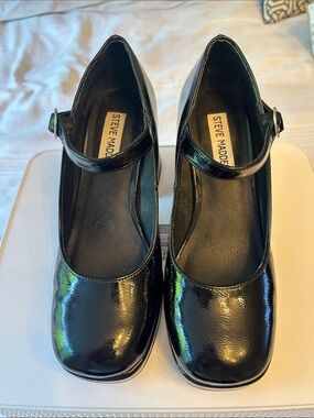Steve Madden Black Patent Mary Jane Pumps